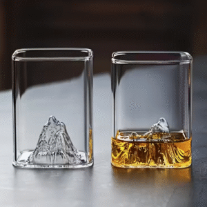 Kvadratinės viskio taurės „Kalnai” (2 vnt. 200 ml)