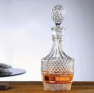 Klasikinis, pailgas stiklo grafinas, 800 ml