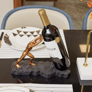 Skulptūra – butelio laikiklis