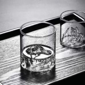 Viskio taurės „Japonijos kalnai“ (2 vnt., 200 ml)