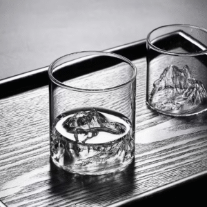 Viskio taurės „Japonijos kalnai“ (2 vnt., 300 ml)